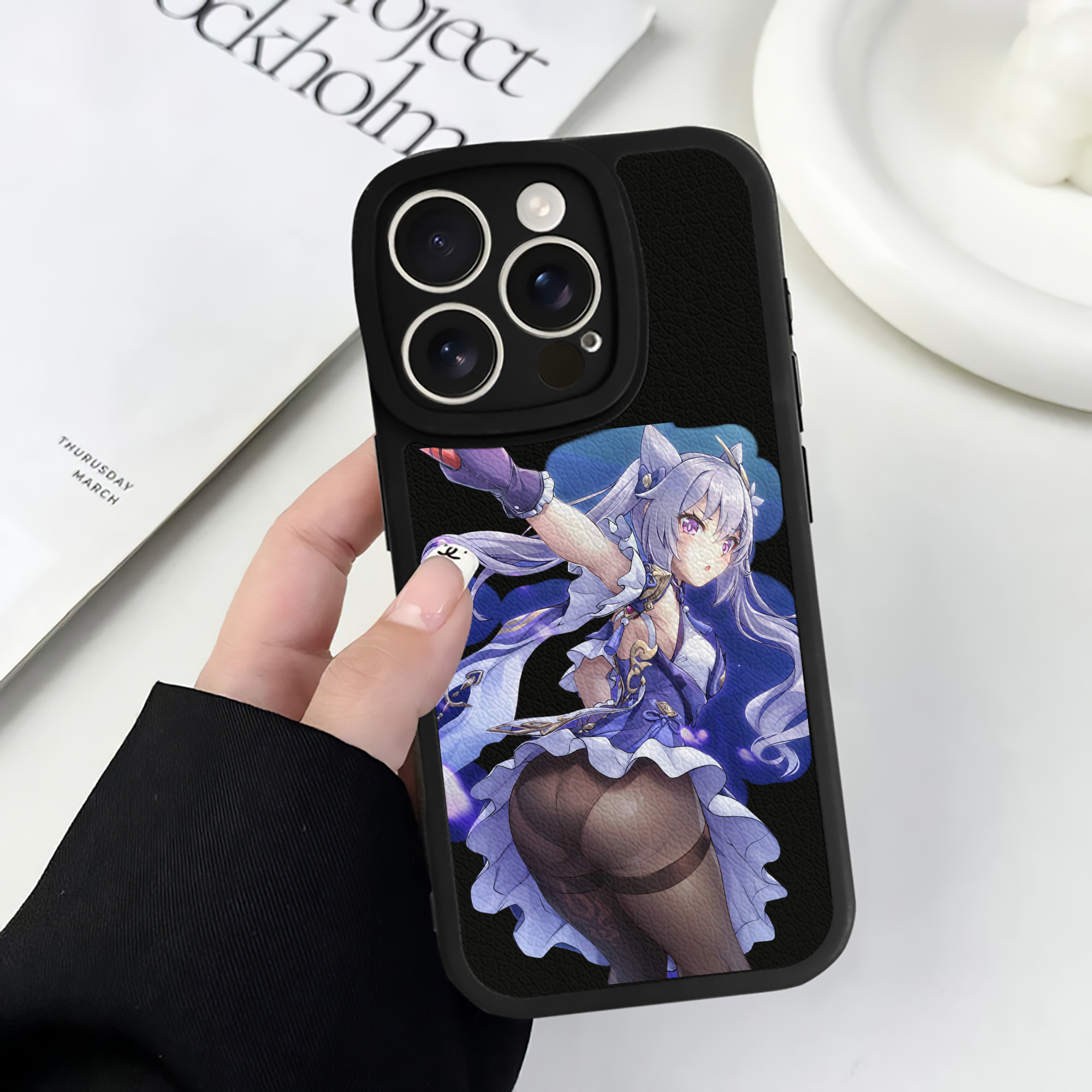 げんし神 刻晴 こくせい genshin Kokusei 【iPhone 16シリーズ対応】シリコンスマホケース（レザー調） 材質：シリコン